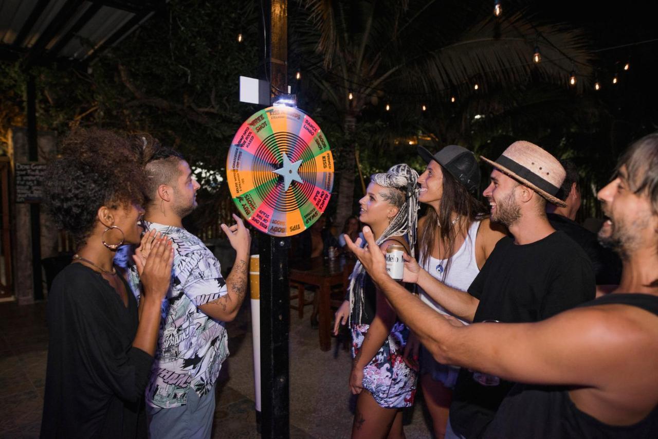 Che Holbox Hostel & Bar Adults Only Bagian luar foto
