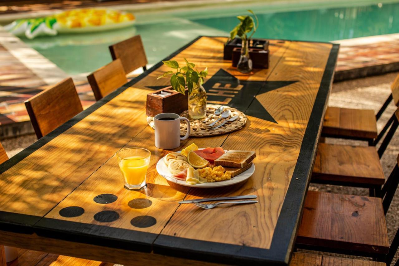 Che Holbox Hostel & Bar Adults Only Bagian luar foto