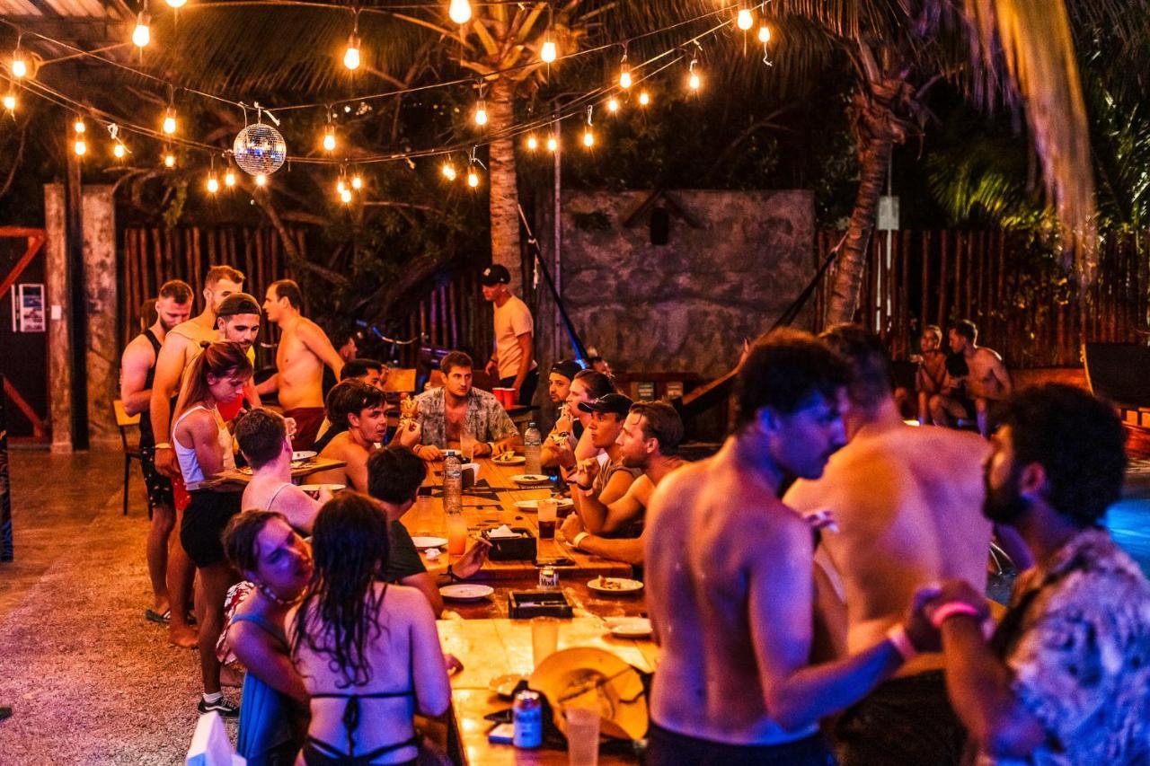 Che Holbox Hostel & Bar Adults Only Bagian luar foto